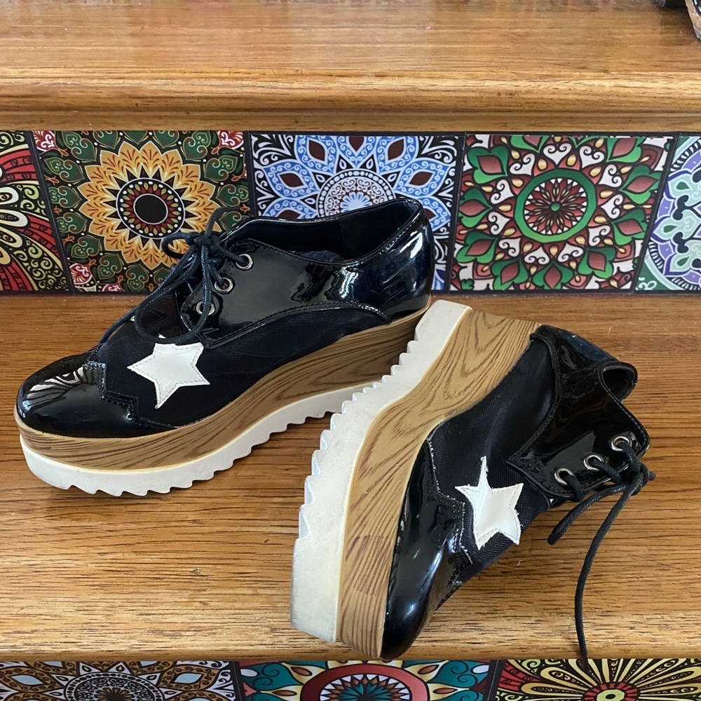 FABULOUSLY FUN ⭐️Glister shoes⭐️ in GREAT shape!!